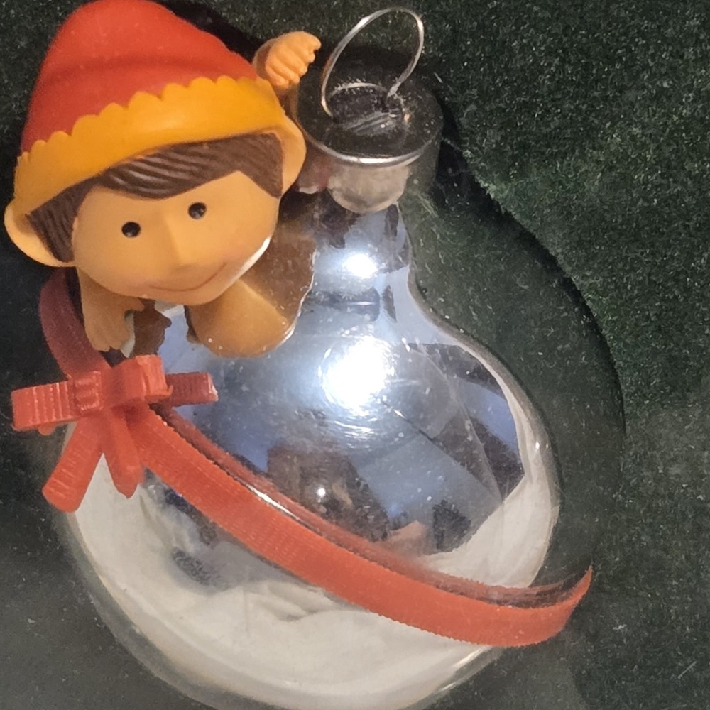 1982 Hallmark Peeking Elf Keepsake Ornament QX419-5 w/ Original Box Vintage